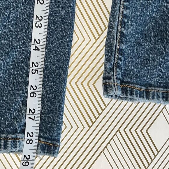 Levi's Womens Size 6 Jeans Blue Faded Cotton Blend Relaxed Fit Bootcut - Picture 7 of 11